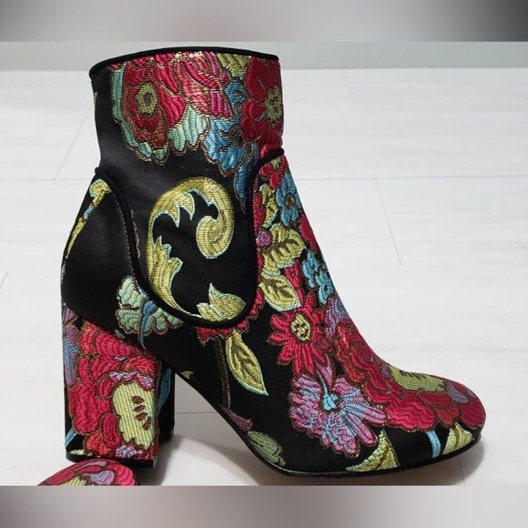 𝅺MARC Fisher Jana Floral Jacquard Boots - Picture 7 of 13